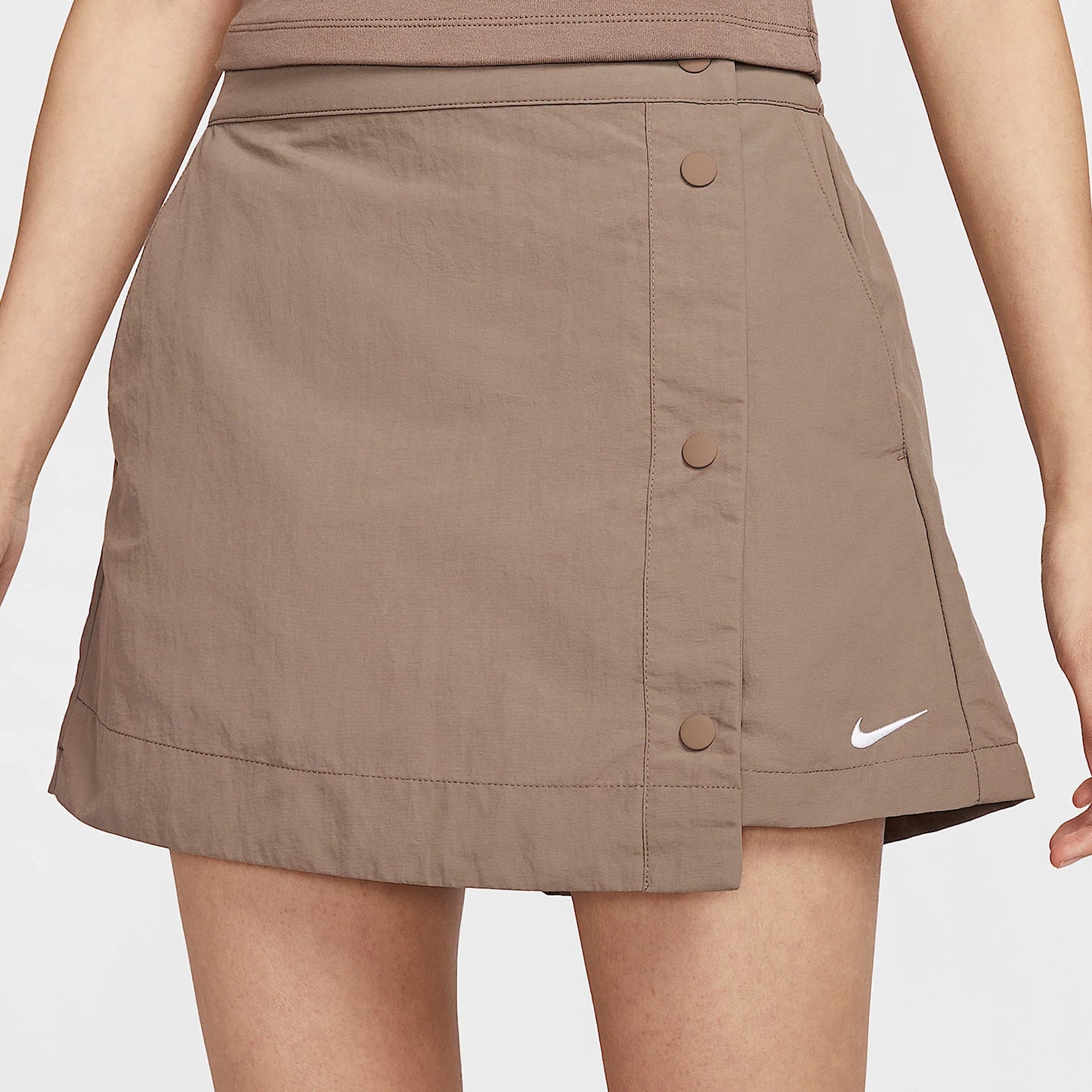 Nike Genuine Sportswear Essential women's skirt in woven fabric.