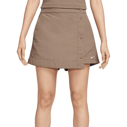 Nike Genuine Sportswear Essential women's skirt in woven fabric.