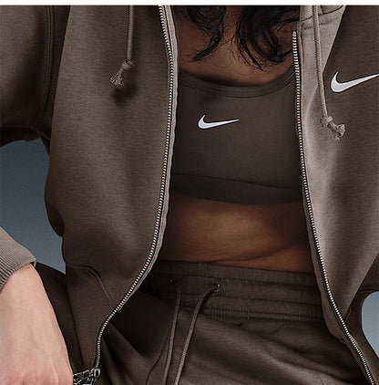 Authentic and original Nike women's jacket for autumn/winter.