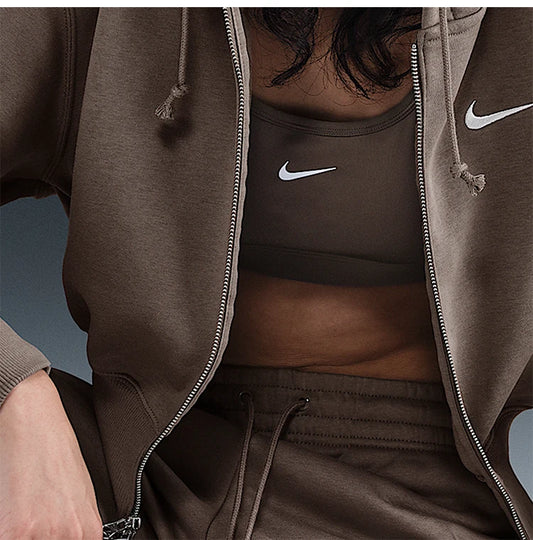 Authentic and original Nike women's jacket for autumn/winter.