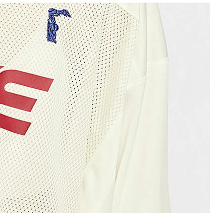 Official Nike women's summer t-shirt, casual, breathable, with V-neck.